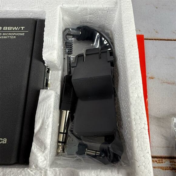 Audio-Technica PRO 88W VHF Wireless Microphone System Universal Use - Picture 8 of 8